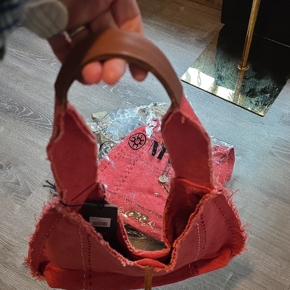 Myra Shoulder Bag with Frayed Edges - Picture 8 of 11